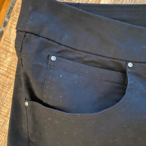 Love Ryan cotton blend ultra stretchy 5x long Bermuda shorts black NEW NWT - Picture 3 of 4